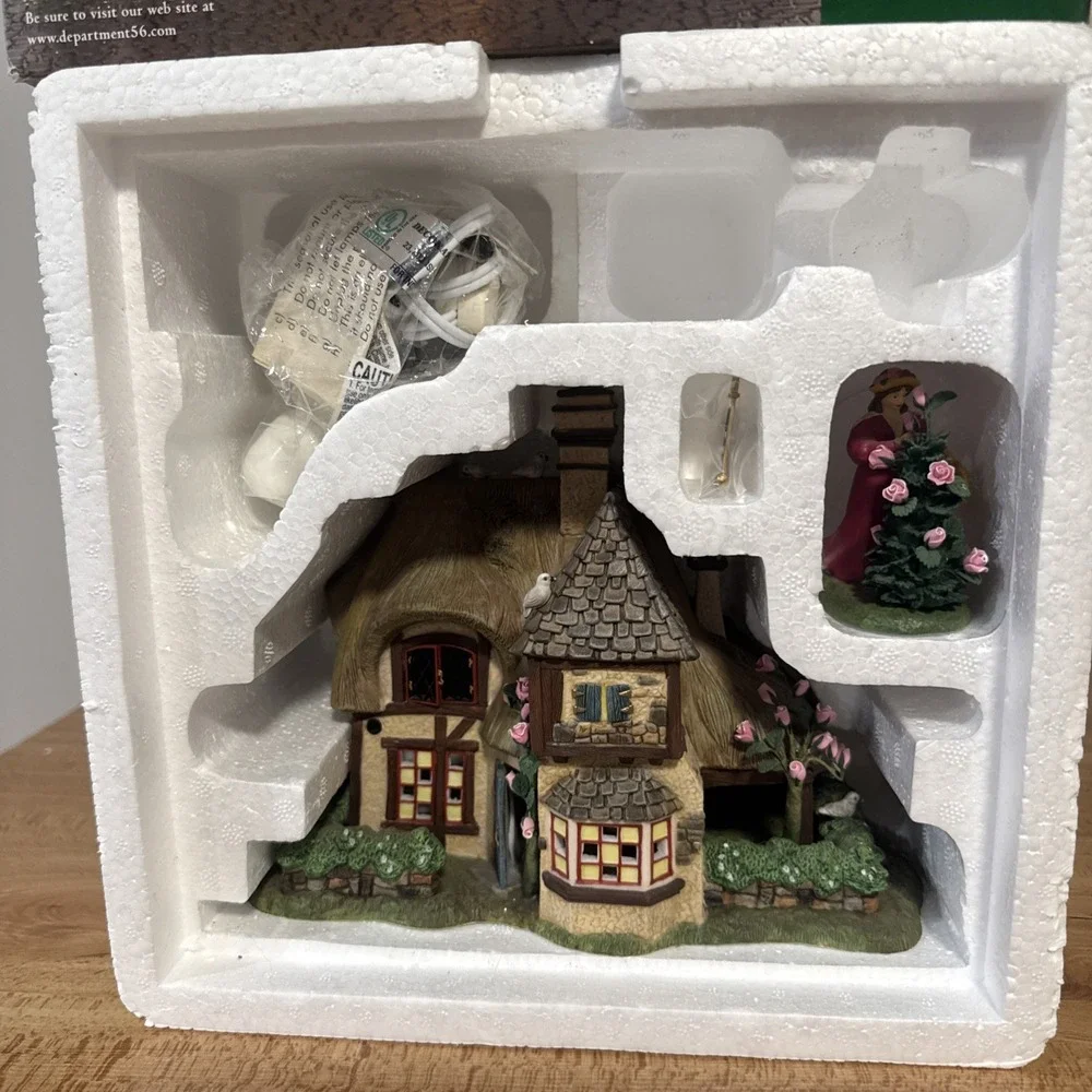 Department 56 Dickens' Village Series Lighted 